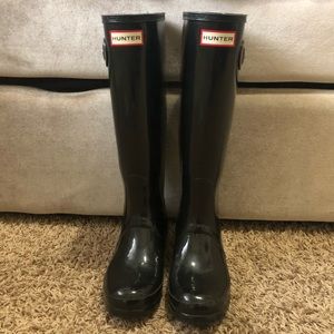Glossy black Hunter rain boots